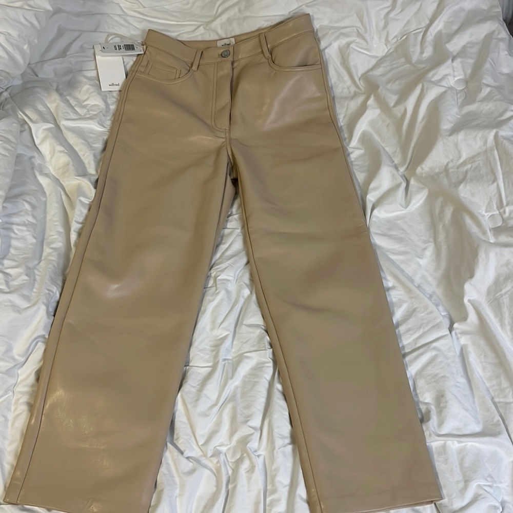 Melinda cropped pants in flax beige!